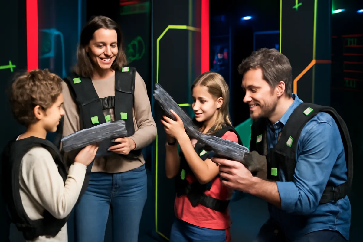 Laser game per famiglie: opportunità per socializzare eliminando lo schermo dello smartphone