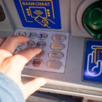 Bancomat: avviso sui controlli automatici per prelievi superiori a una certa cifra mensile.